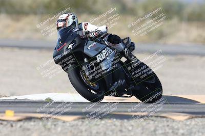 media/Dec-01-2025-Moto Forza (Mon) [[2daa91e15f]]/2-Intermediate Group/Session 3 (Turn 3)/